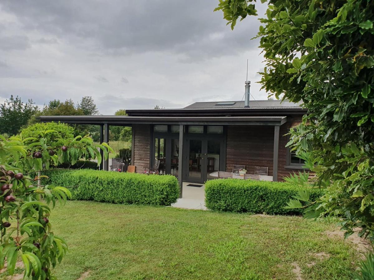 Supplejack Gardens Villa Upper Moutere Bagian luar foto
